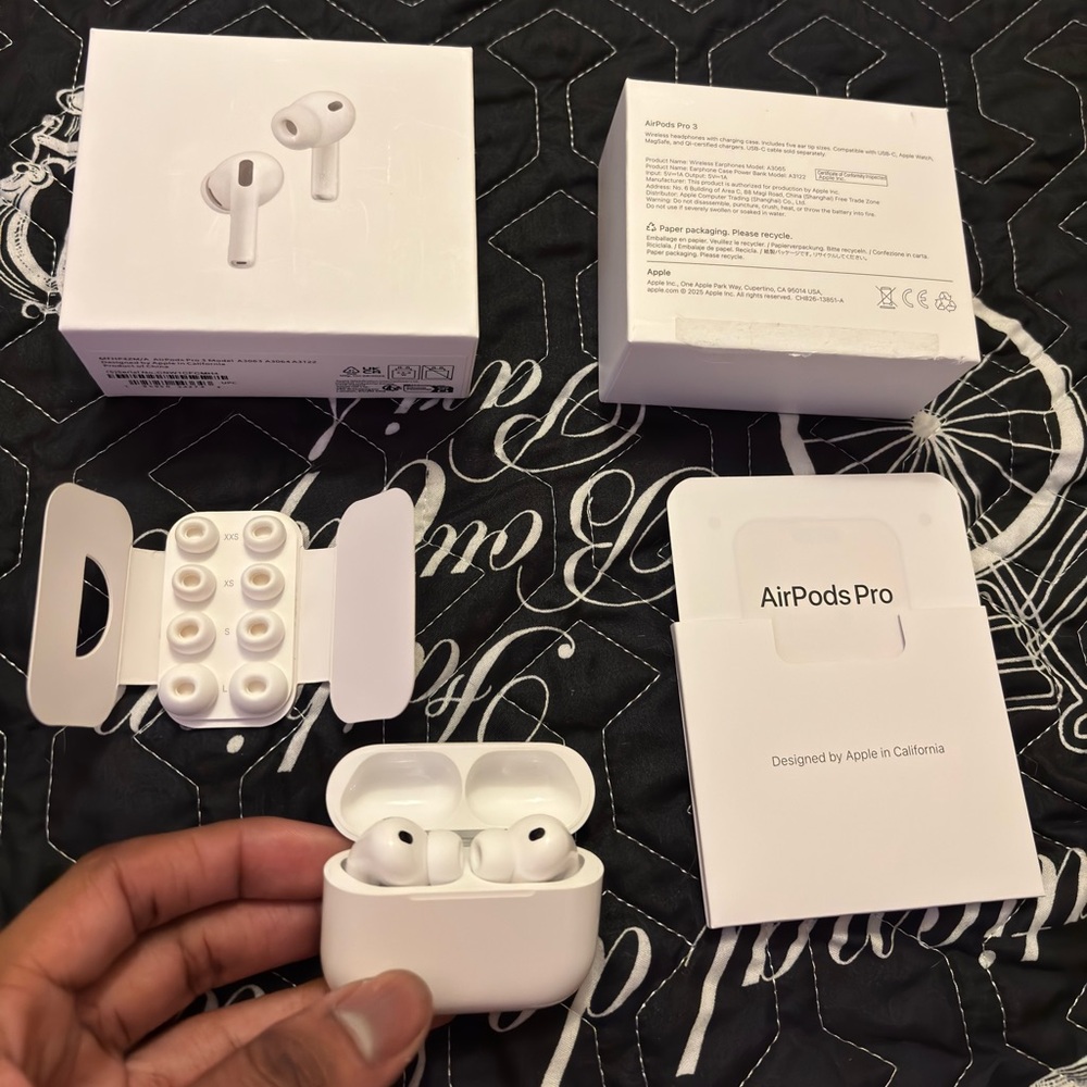 AirPods Pro 3 (USB-C) – Open Box – AppleCare+ Active